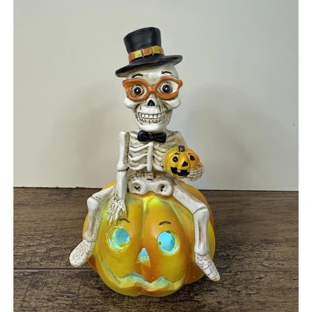Halloween Skeleton On Pumpkin 4.5